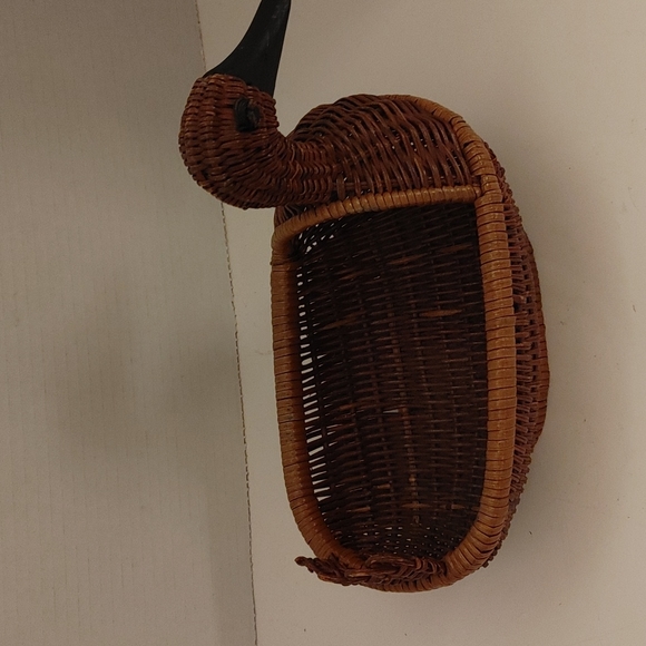 Duck Basket with a wooden beak - Picture 2 of 5